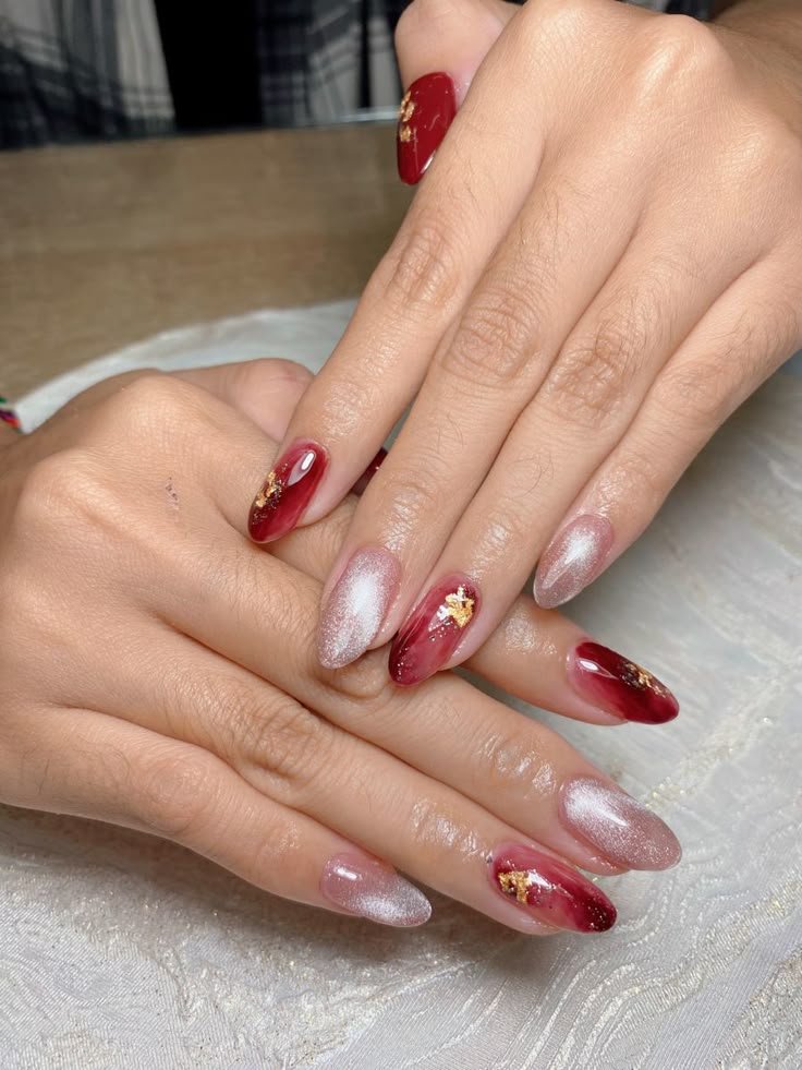 Gaya Nail Art Maroon Elegan